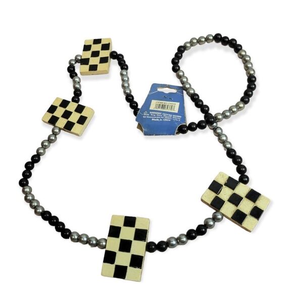 Checkerboard Mardi Gras necklace - Picture 2 of 2